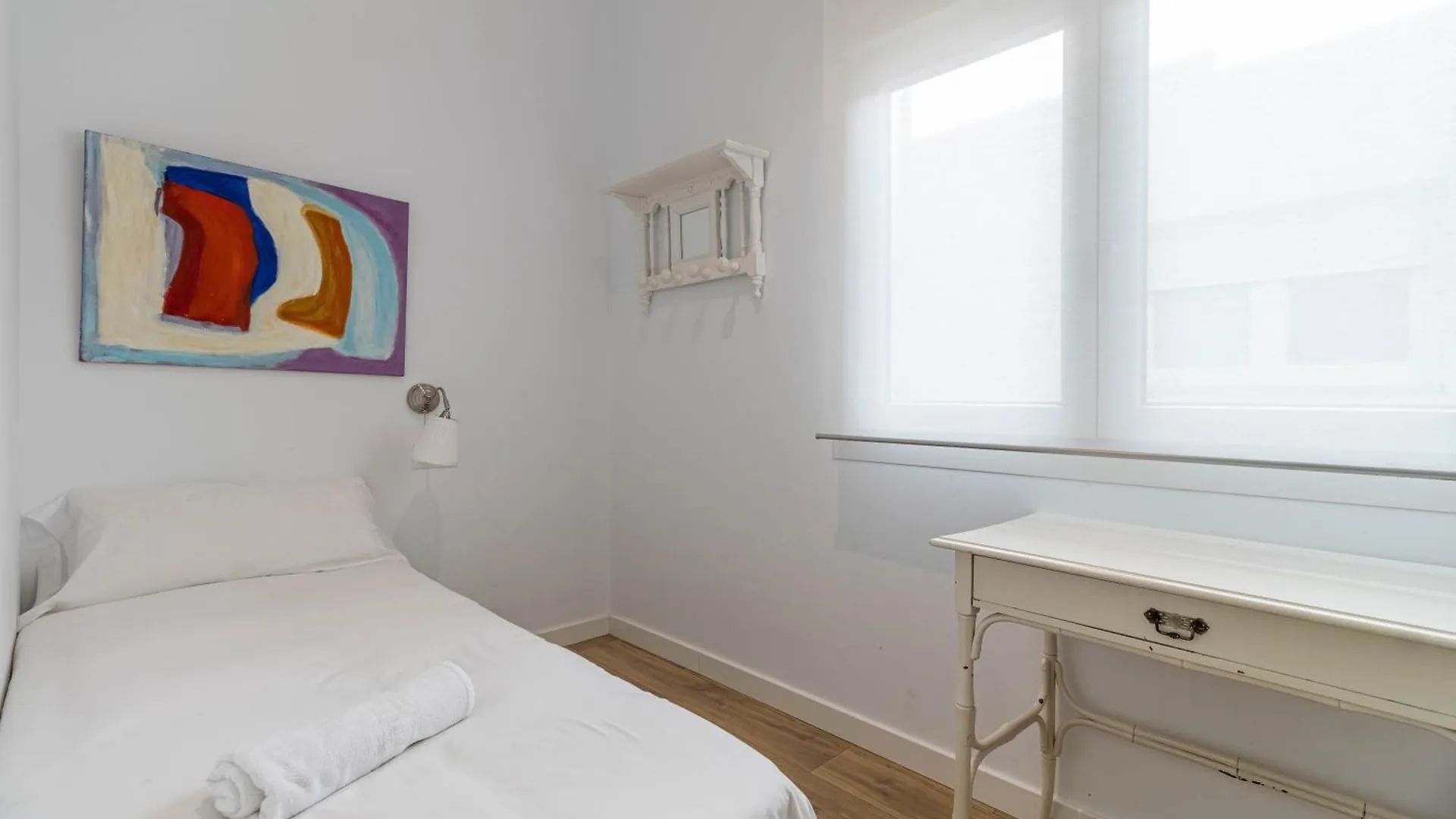 Appartamento Sepulveda, Moderno Apartamento By Outin Siviglia